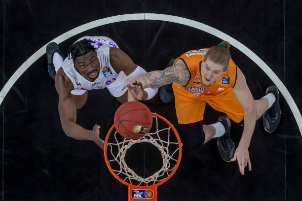 杨瀚森在篮 杨瀚森在篮